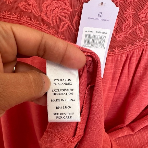 ARTESIA Lace Neckline Coral Top NWT - Picture 5 of 6